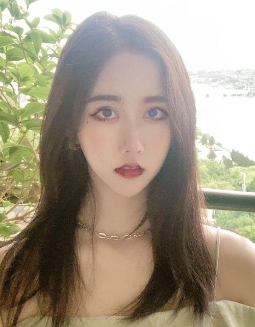 吃瓜女网红,揭秘网络红人的幕后生活 第3张 吃瓜女网红,揭秘网络红人的幕后生活 第3张