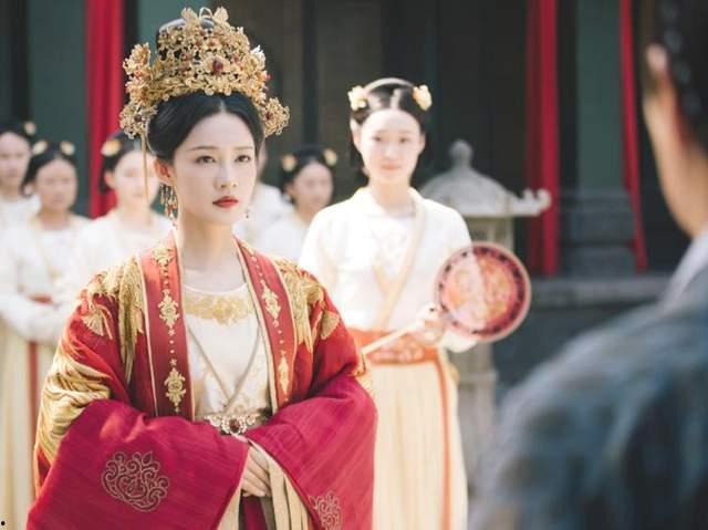 李沁最新八卦爆料,神秘男友身份引热议 第2张 李沁最新八卦爆料,神秘男友身份引热议 第2张